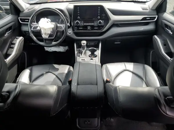 5TDGZRBH0NS169760 2022 TOYOTA HIGHLANDER - Image 8