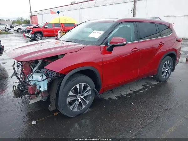 5TDGZRBH0NS170827 2022 TOYOTA HIGHLANDER - Image 2