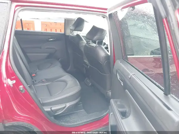 5TDGZRBH0NS170827 2022 TOYOTA HIGHLANDER - Image 8