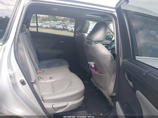 5TDGZRBH0NS196019 2022 TOYOTA HIGHLANDER - Image 8