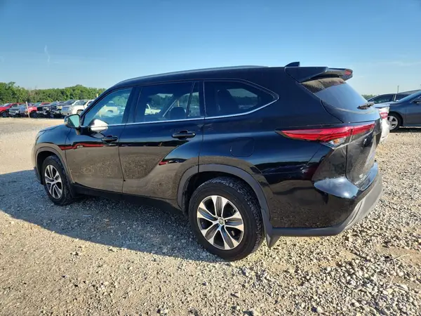 5TDGZRBH0NS202708 2022 TOYOTA HIGHLANDER - Image 2