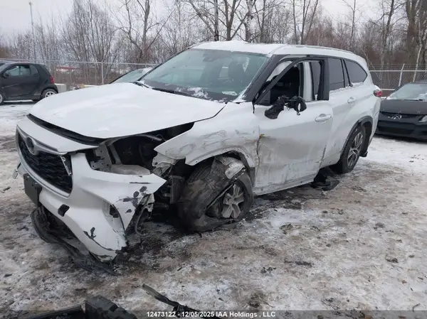 5TDGZRBH0NS207181 2022 TOYOTA HIGHLANDER - Image 2