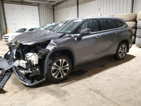 5TDGZRBH0NS210288 2022 TOYOTA HIGHLANDER - Image 1