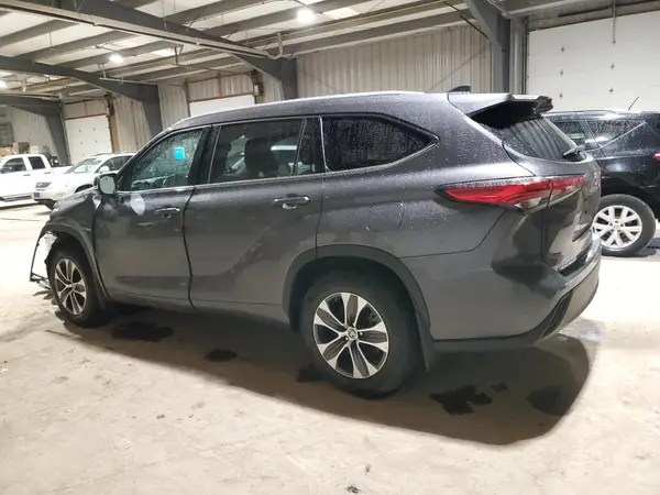 5TDGZRBH0NS210288 2022 TOYOTA HIGHLANDER - Image 2