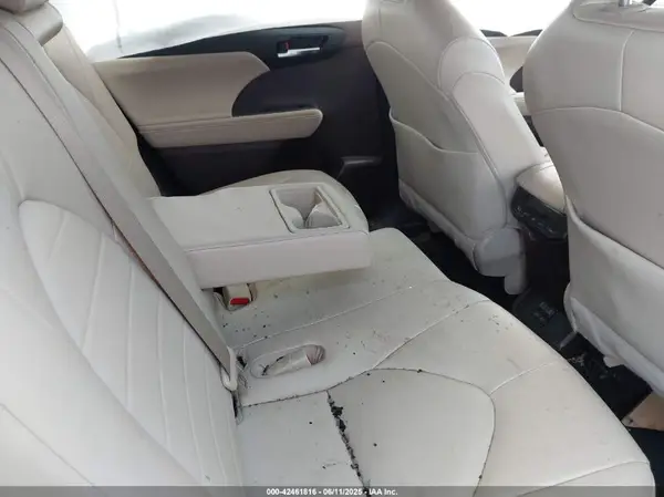 5TDGZRBH0NS218066 2022 TOYOTA HIGHLANDER - Image 8