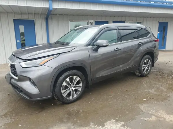 5TDGZRBH0NS225745 2022 TOYOTA HIGHLANDER - Image 1