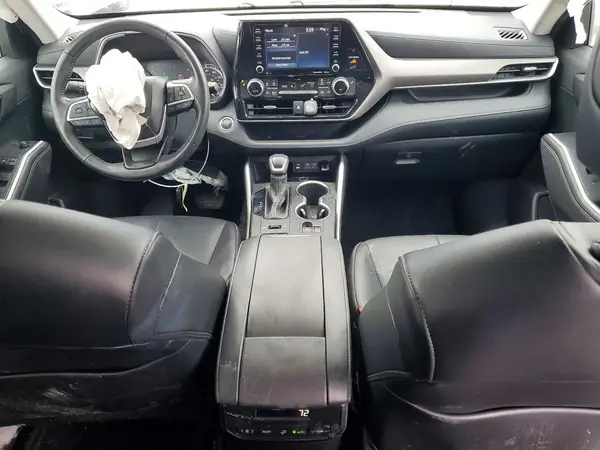 5TDGZRBH0NS227673 2022 TOYOTA HIGHLANDER - Image 8