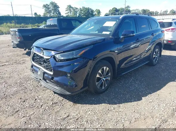 5TDGZRBH0NS244344 2022 TOYOTA HIGHLANDER - Image 2