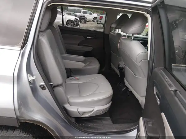 5TDGZRBH0NS250659 2022 TOYOTA HIGHLANDER - Image 8