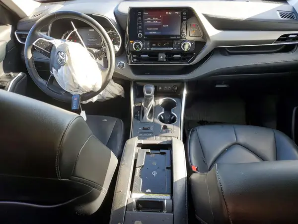 5TDGZRBH0NS251133 2022 TOYOTA HIGHLANDER - Image 8