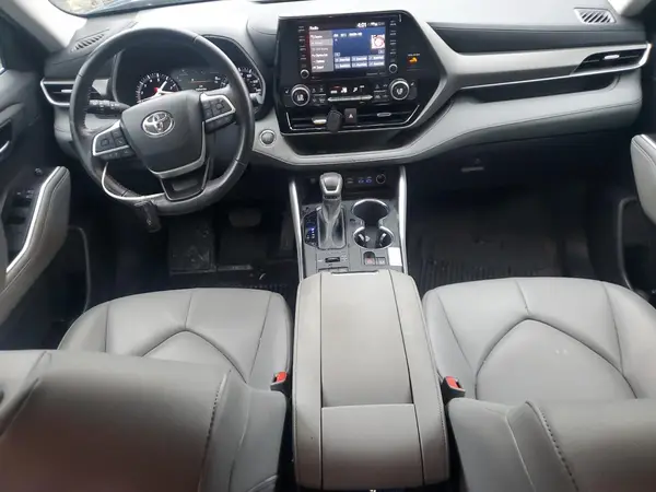 5TDGZRBH0NS567163 2022 TOYOTA HIGHLANDER - Image 8