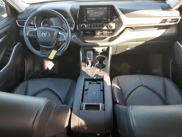 5TDGZRBH0NS571651 2022 TOYOTA HIGHLANDER - Image 8