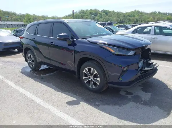 5TDGZRBH0NS581130 2022 TOYOTA HIGHLANDER - Image 1