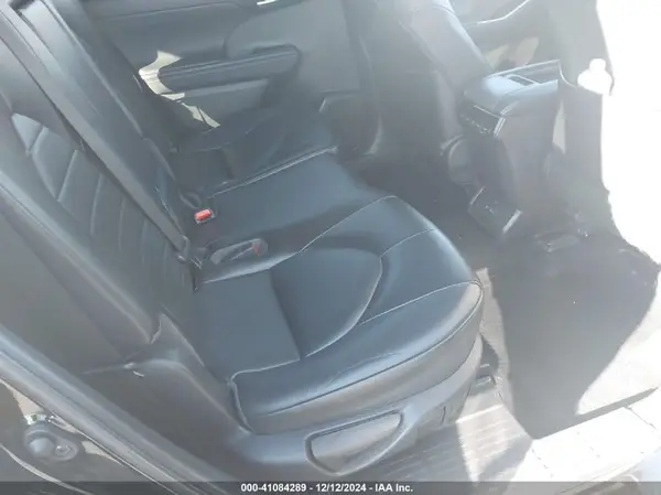 5TDGZRBH0NS585257 2022 TOYOTA HIGHLANDER - Image 8