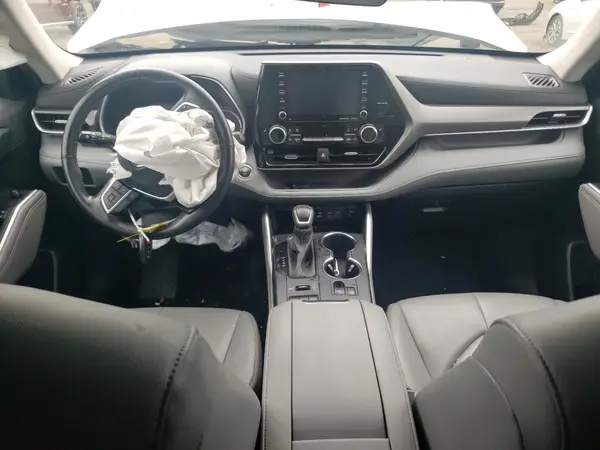 5TDGZRBH0NS589020 2022 TOYOTA HIGHLANDER - Image 8