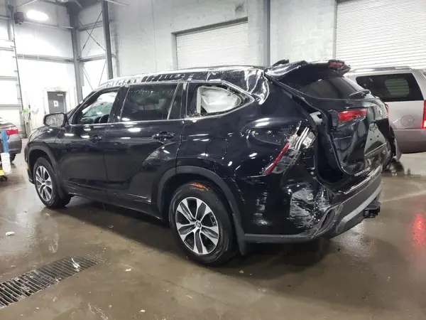5TDGZRBH0NS595528 2022 TOYOTA HIGHLANDER - Image 2