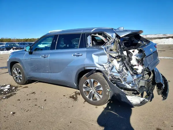 5TDGZRBH1LS013269 2020 TOYOTA HIGHLANDER - Image 2