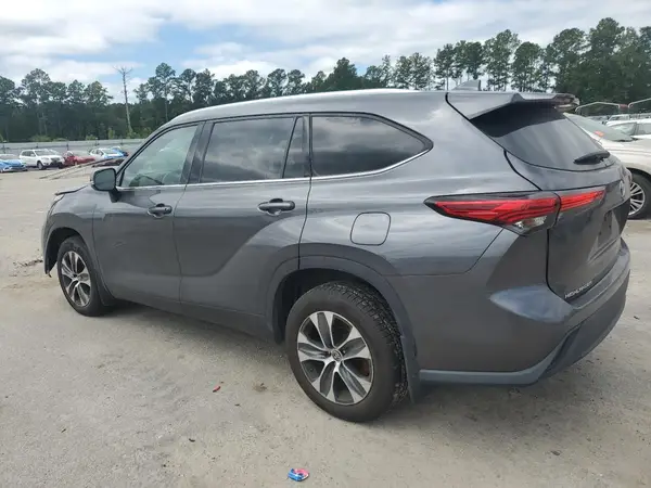 5TDGZRBH1LS016317 2020 TOYOTA HIGHLANDER - Image 2
