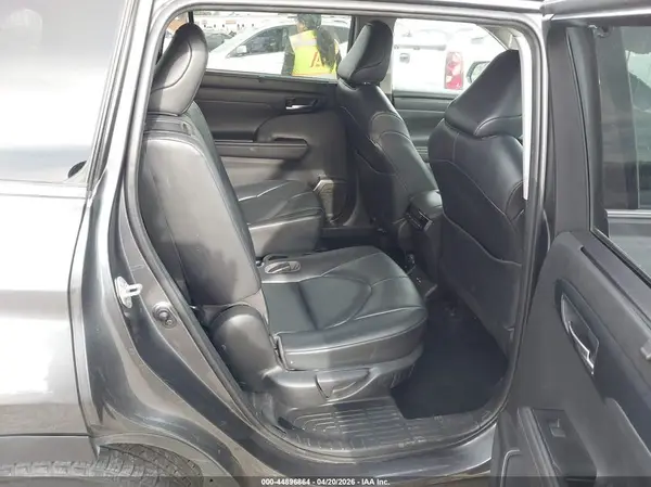 5TDGZRBH1LS018147 2020 TOYOTA HIGHLANDER - Image 8