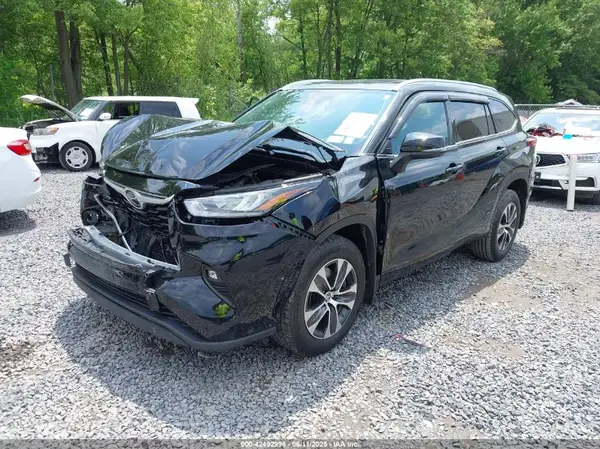5TDGZRBH1LS029696 2020 TOYOTA HIGHLANDER - Image 2