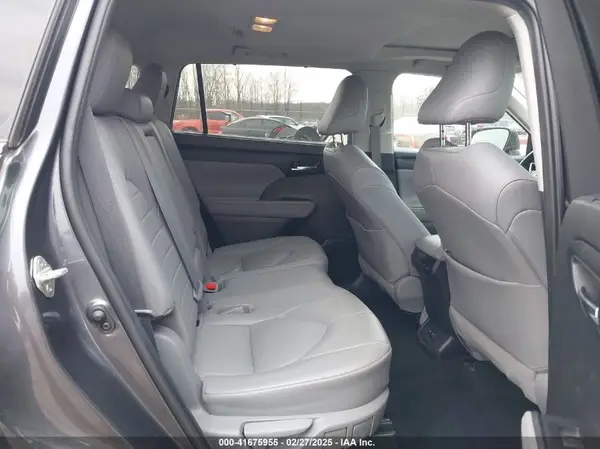 5TDGZRBH1LS032856 2020 TOYOTA HIGHLANDER - Image 8