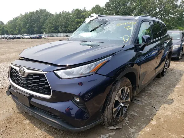 5TDGZRBH1LS046210 2020 TOYOTA HIGHLANDER - Image 2