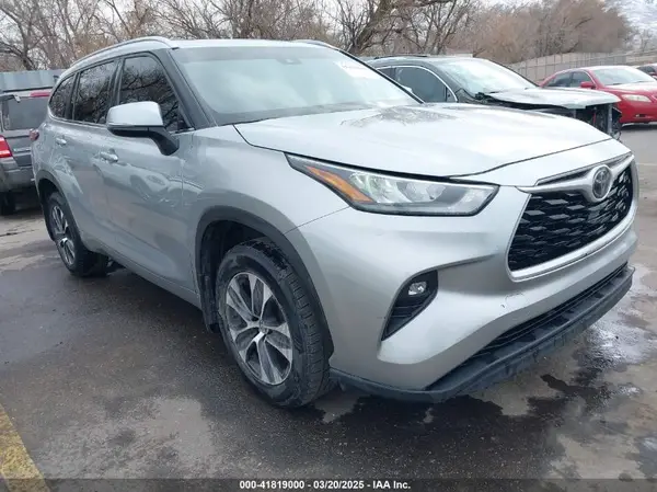 5TDGZRBH1LS502142 2020 TOYOTA HIGHLANDER - Image 1