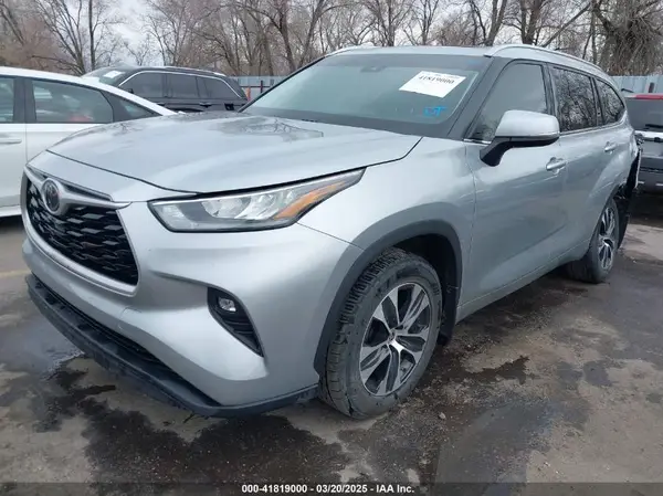 5TDGZRBH1LS502142 2020 TOYOTA HIGHLANDER - Image 2