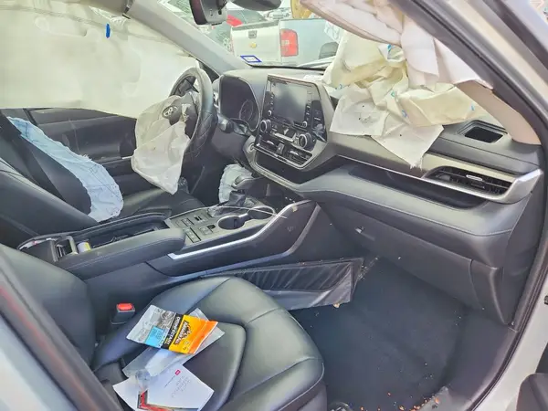 5TDGZRBH1MS074283 2021 TOYOTA HIGHLANDER - Image 8