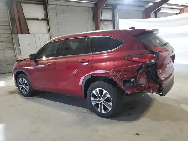 5TDGZRBH1MS086417 2021 TOYOTA HIGHLANDER - Image 2