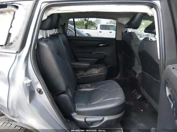 5TDGZRBH1MS092850 2021 TOYOTA HIGHLANDER - Image 8