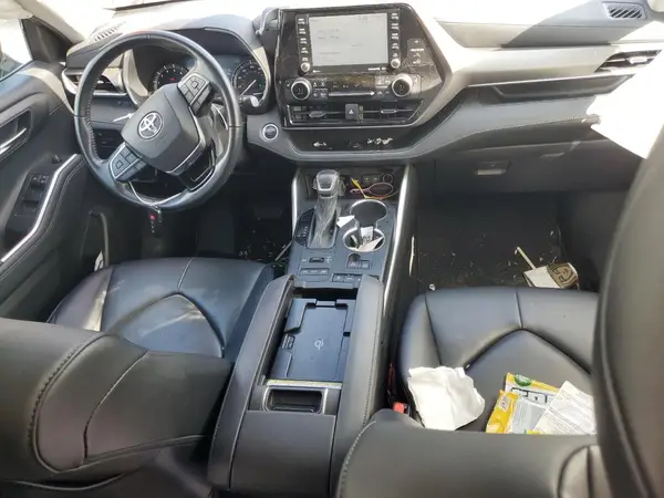 5TDGZRBH1MS094050 2021 TOYOTA HIGHLANDER - Image 8