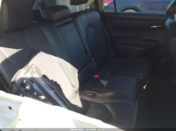 5TDGZRBH1MS115740 2021 TOYOTA HIGHLANDER - Image 8