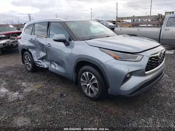 5TDGZRBH1MS121182 2021 TOYOTA HIGHLANDER - Image 1