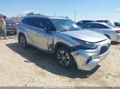 5TDGZRBH1MS526460 2021 TOYOTA HIGHLANDER