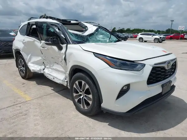 5TDGZRBH1MS532629 2021 TOYOTA HIGHLANDER - Image 1