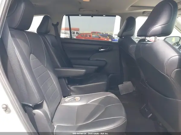 5TDGZRBH1MS535840 2021 TOYOTA HIGHLANDER - Image 8