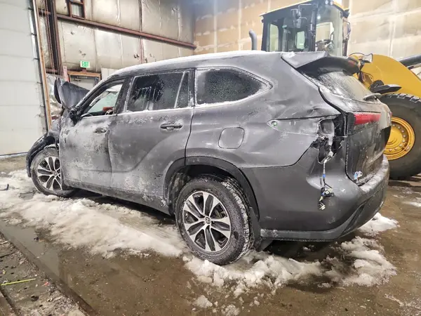 5TDGZRBH1MS541461 2021 TOYOTA HIGHLANDER - Image 2