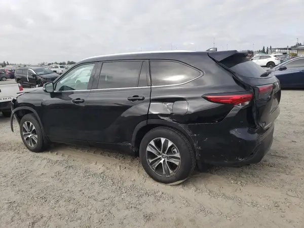 5TDGZRBH1MS543324 2021 TOYOTA HIGHLANDER - Image 2
