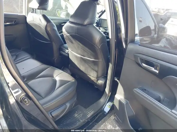 5TDGZRBH1NS178256 2022 TOYOTA HIGHLANDER - Image 8