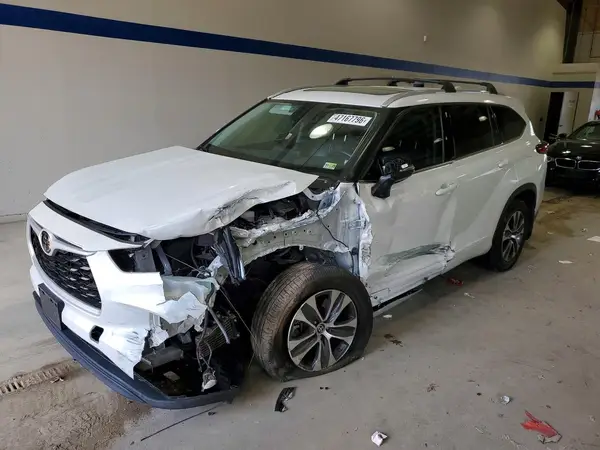 5TDGZRBH1NS220053 2022 TOYOTA HIGHLANDER - Image 1