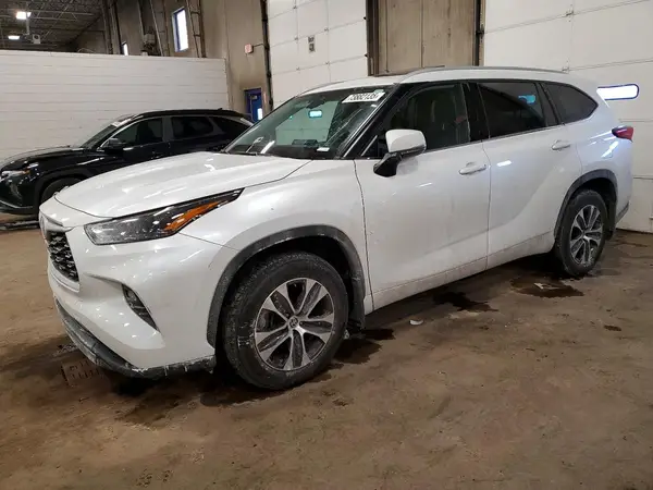 5TDGZRBH1NS230694 2022 TOYOTA HIGHLANDER - Image 1