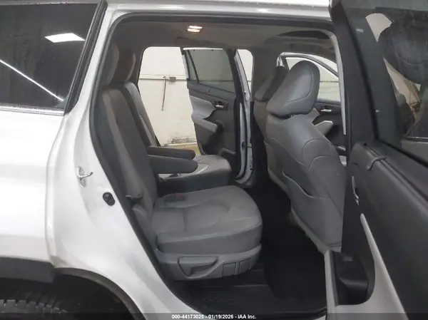 5TDGZRBH1NS232817 2022 TOYOTA HIGHLANDER - Image 8