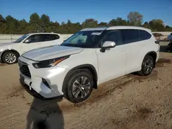 5TDGZRBH1NS243672 2022 TOYOTA HIGHLANDER