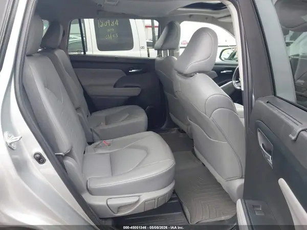 5TDGZRBH1NS243896 2022 TOYOTA HIGHLANDER - Image 8
