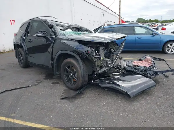 5TDGZRBH1NS256339 2022 TOYOTA HIGHLANDER - Image 1