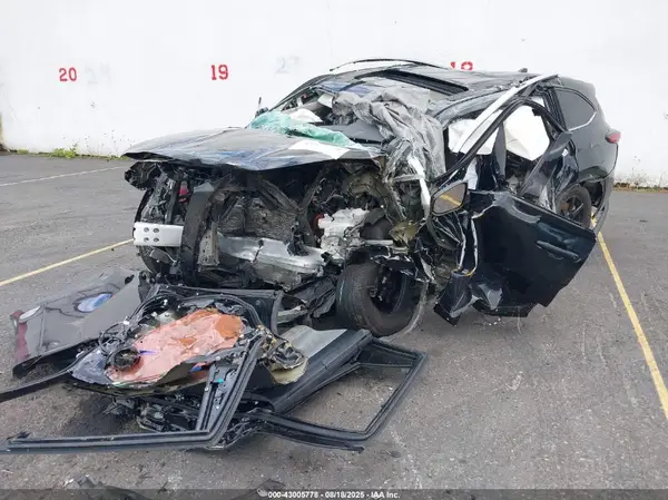 5TDGZRBH1NS256339 2022 TOYOTA HIGHLANDER - Image 2