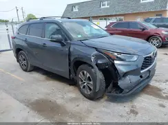 5TDGZRBH1NS257653 2022 TOYOTA HIGHLANDER