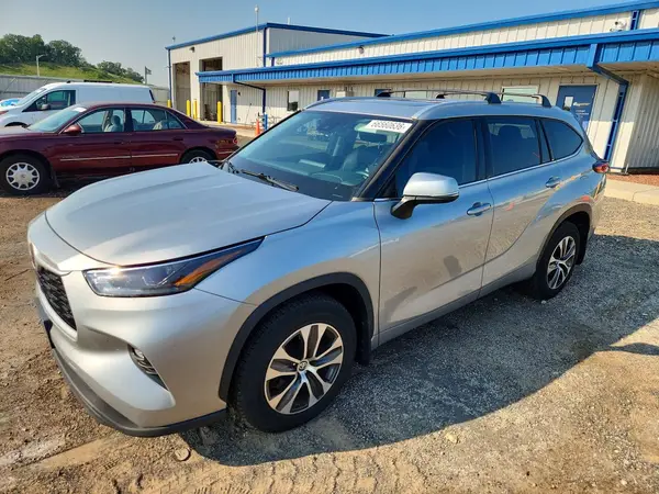 5TDGZRBH1NS561131 2022 TOYOTA HIGHLANDER - Image 1