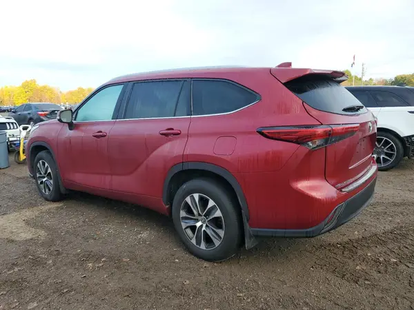 5TDGZRBH1NS562277 2022 TOYOTA HIGHLANDER - Image 2